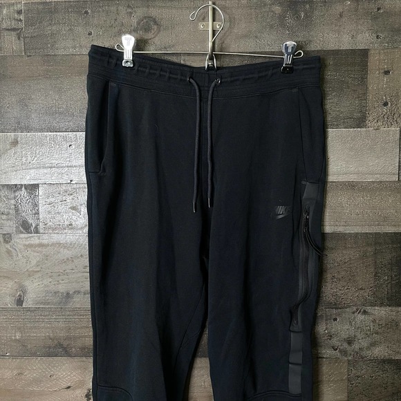 SOLD Nike Womens Tech Fleece Joggers Medium - Picture 2 of 6